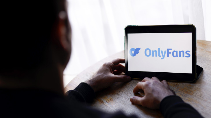 Hosszú betegség után elhunyt a világ egyik legnépszerűbb felnőtt tartalom megosztó oldalának tulajdonosa