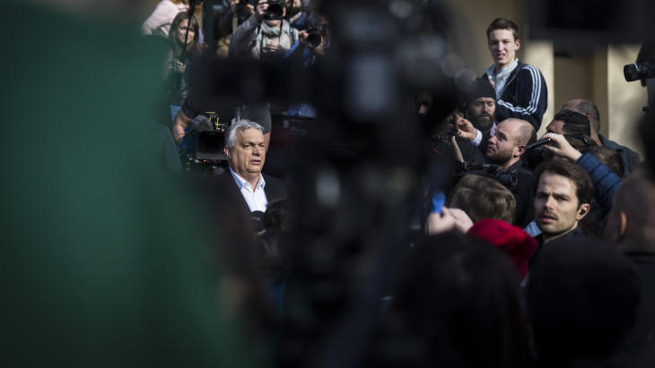 Pillanatokon belül megszólal Orbán Viktor a jövőről