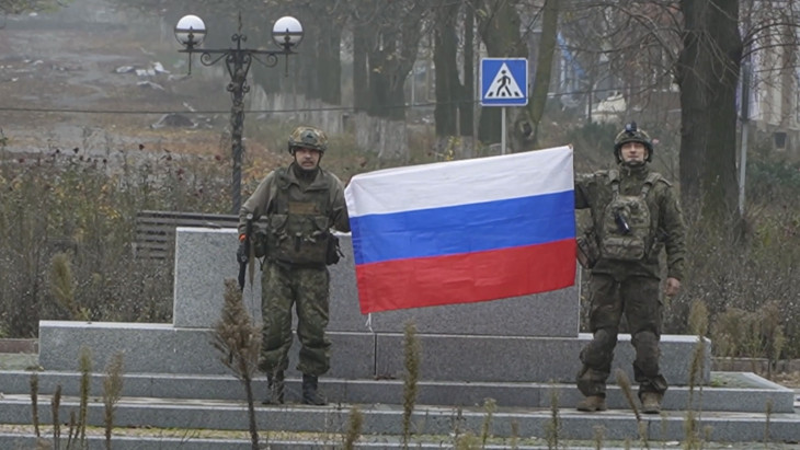 Veszélyes hálózat működik Európában: fiatalokat szerveznek be pénzért, hogy áruljanak el mindent