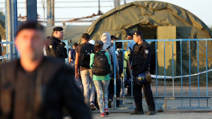 Jön a migrációs paktum, és nemcsak Magyar Péter, az egész EU készül már a kitoloncolásokra fókuszáló rendszerre