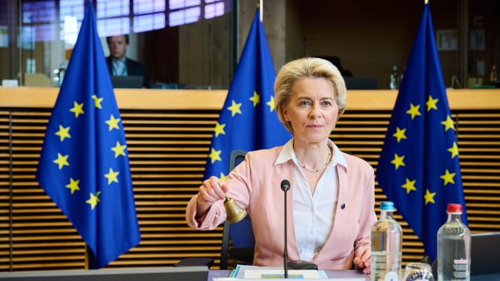Válságtalálkozót hív össze Ursula von der Leyen az alakuló palotaforradalom leverésére
