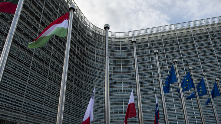 Lecsapott Brüsszel Oroszország szürke hűbéreseire