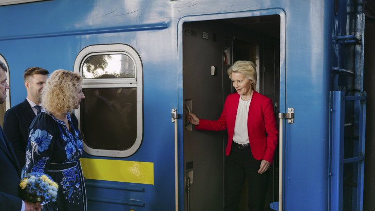 Nagy bejelentésre készül Ukrajnában Ursula von der Leyen