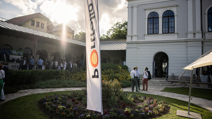 Élménytúrán át vezet az út a balatoni nyárindító ingatlanos csúcsra: ismét jön a Portfolio Property X 2026