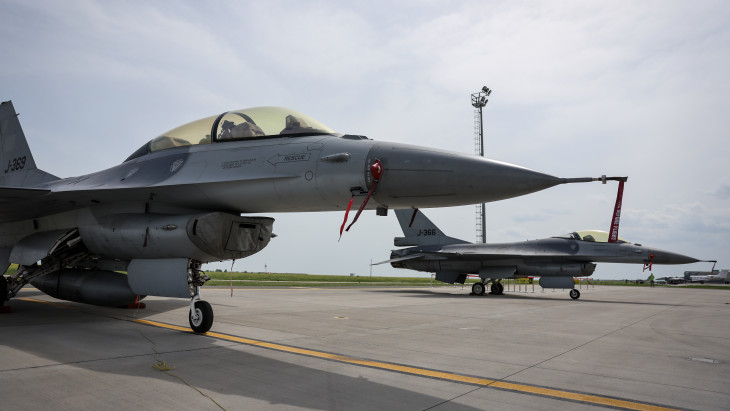 Betörtek a NATO légterébe: robbanás történt Szolka mellett - Felszálltak az F-16-osok