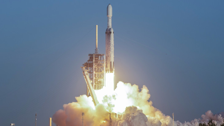 Most érdemes figyelni! Milliárdos vételi hullám jöhet a SpaceX-ben