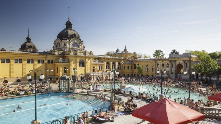 Megjött az indoklás: ezért lépett életbe életkori korlátozás Budapesten