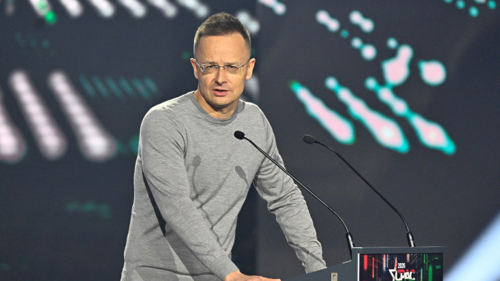 Szijjártó Péter élő adásban reagált a Tisza Párt győzelmére