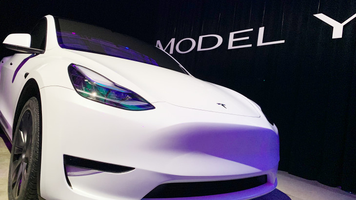 Visszahívás jön a Teslánál, 20 ezer Model 3-mal és Model Y-nal akadt gond az Egyesült Államokban