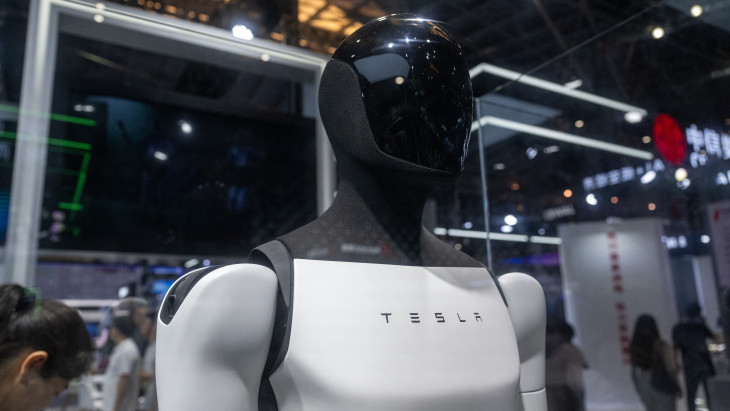 Nagy dobásra készül a Tesla, megindultak a robotrészvények