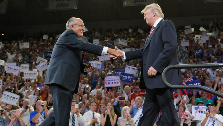 Súlyos állapotban kórházba vitték Donald Trump elnök szövetségesét
