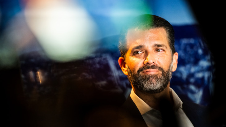Kiderült: orosz oligarcha fizethette Donald Trump fiának a luxusesküvőjét, vizsgálat indul
