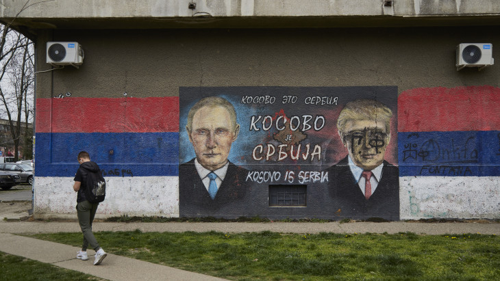 Nincs kiút a politikai válságból az országban, ahol magyar katonák állomásoznak