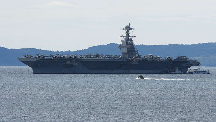 Kész, ennyi volt: kivonul a világ legnagyobb hadihajója a feszült térségből, távozik a USS Gerald R. Ford