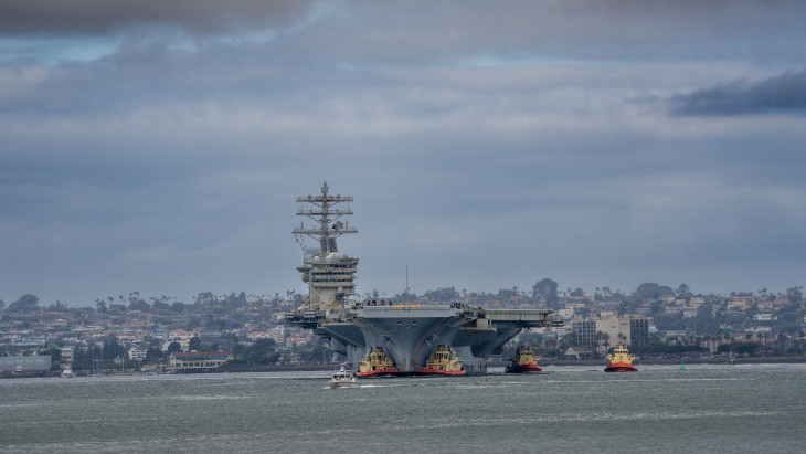 Váratlan fordulat, Amerika meglépte: egyetlen oka van, hogy szolgálatban marad a legendás USS Nimitz repülőgép-hordozó