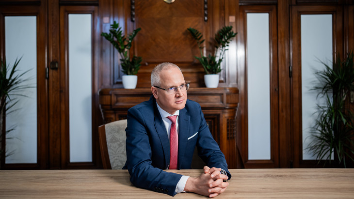 Barabás Gyula: kész a kormány középtávú programja, készülünk az ERM II-re