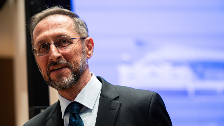 Nyilvánosságra hozhatja eddig titkolt szerződéseit az MNB