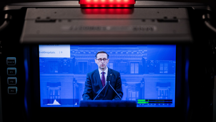 Megszólaltak az elemzők a kulcsfontosságú adatról: indulhat a kamatcsökkentés Magyarországon