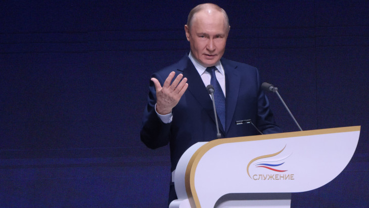 Repedezik Putyin hatalma, ahogy haldoklik az orosz gazdaság