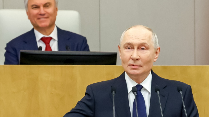 Putyin keményen odaszúrt Zelenszkijnek: mi nem fogunk megalázó módon alamizsnáért könyörögni!