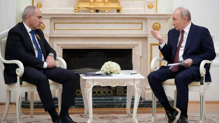 Kimondta Putyin: kemény árat fizethet a kaukázusi ország, ha Oroszország helyett az EU-t választja