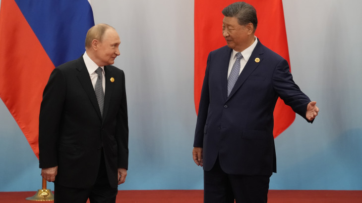 Oroszország lélegeztetőgépre került, Kína kezében van Putyin sorsa