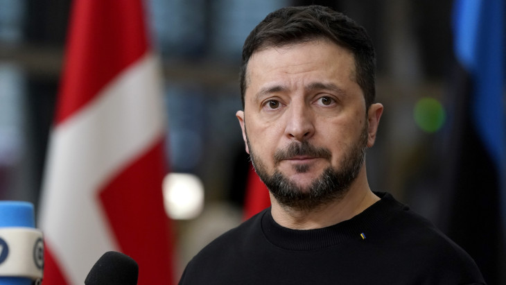 Tüntetések kezdődtek Ukrajnában, felszólították Zelenszkijt – videón a felháborodott tömeg