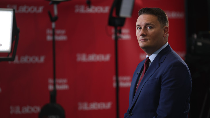 Befutott a mindent felforgató drámai döntés: ledőlt az első dominó az európai nagyhatalomban, bukhat a kormányfő