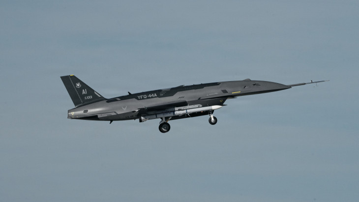 Levegőbe emelkedett a jövő fegyvere Amerikában: tesztelték a YFQ-44A-t
