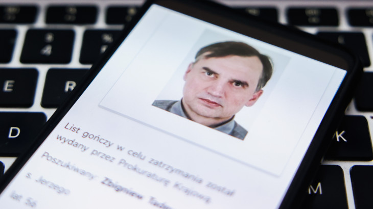 Megszólalt a Magyar Péter elől menekülő lengyel politikus: az amerikai bíróságok kezébe teszi a sorsát