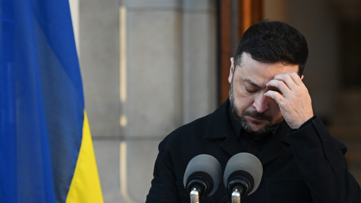 Megerősítette Zelenszkij: olyan fenyegetést küldött Trump, ami teljesen megbéníthatja az ukrán háborús gépezetet