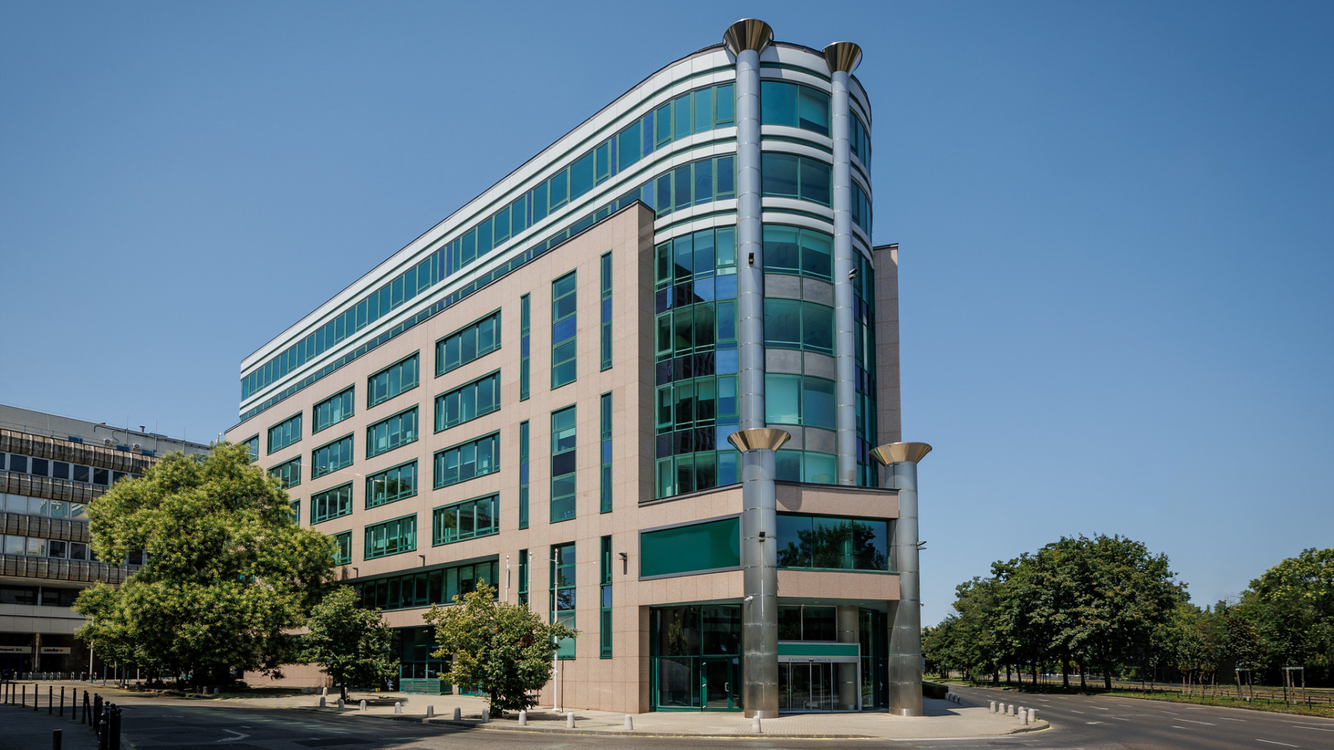 Fontos hírt közölt a 4iG: beléptek a kézifegyver-fejlesztés piacára