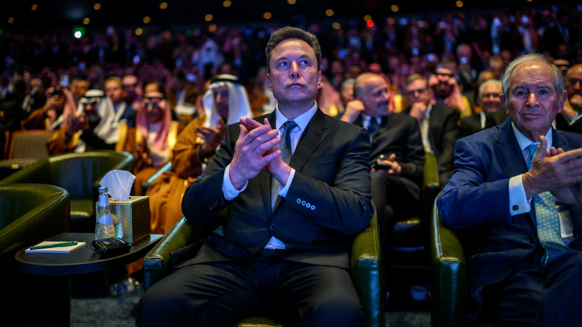 Musk hirtelen hazarendeli a Tesla európai fejét