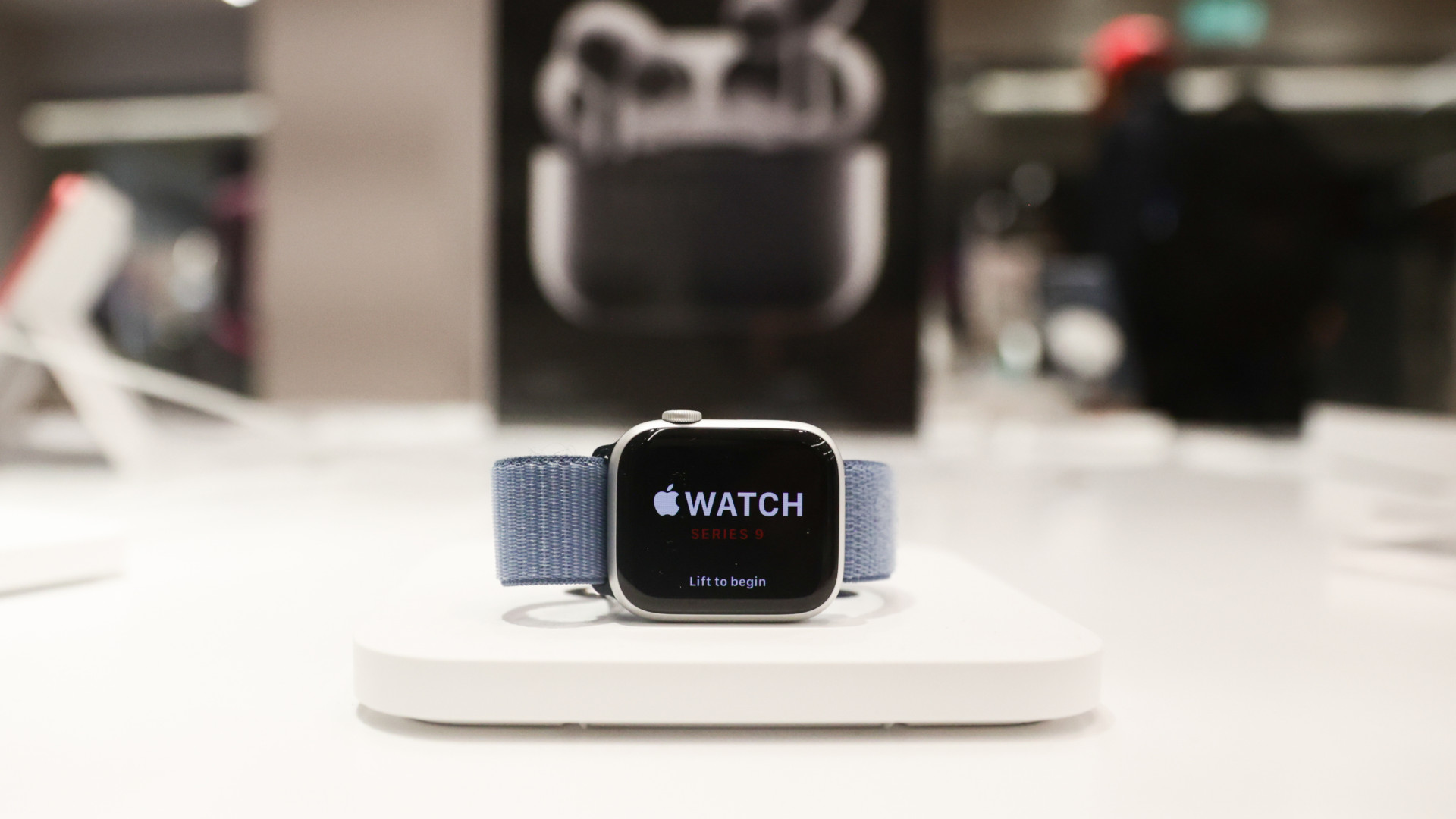 Áttörésről beszél az Apple partnere, új korszak indulhat az okosóráknál és a fülhallgatóknál