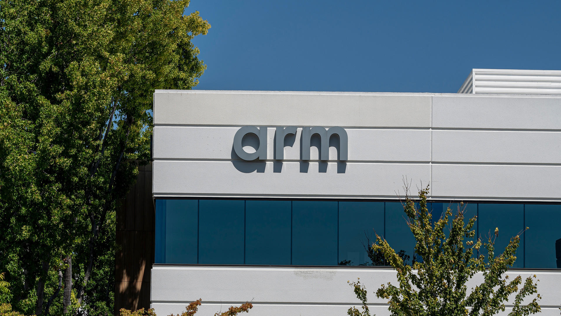 Itt a nagy nap, indul a kereskedés az év legnagyobb tőzsdei bevezetése után