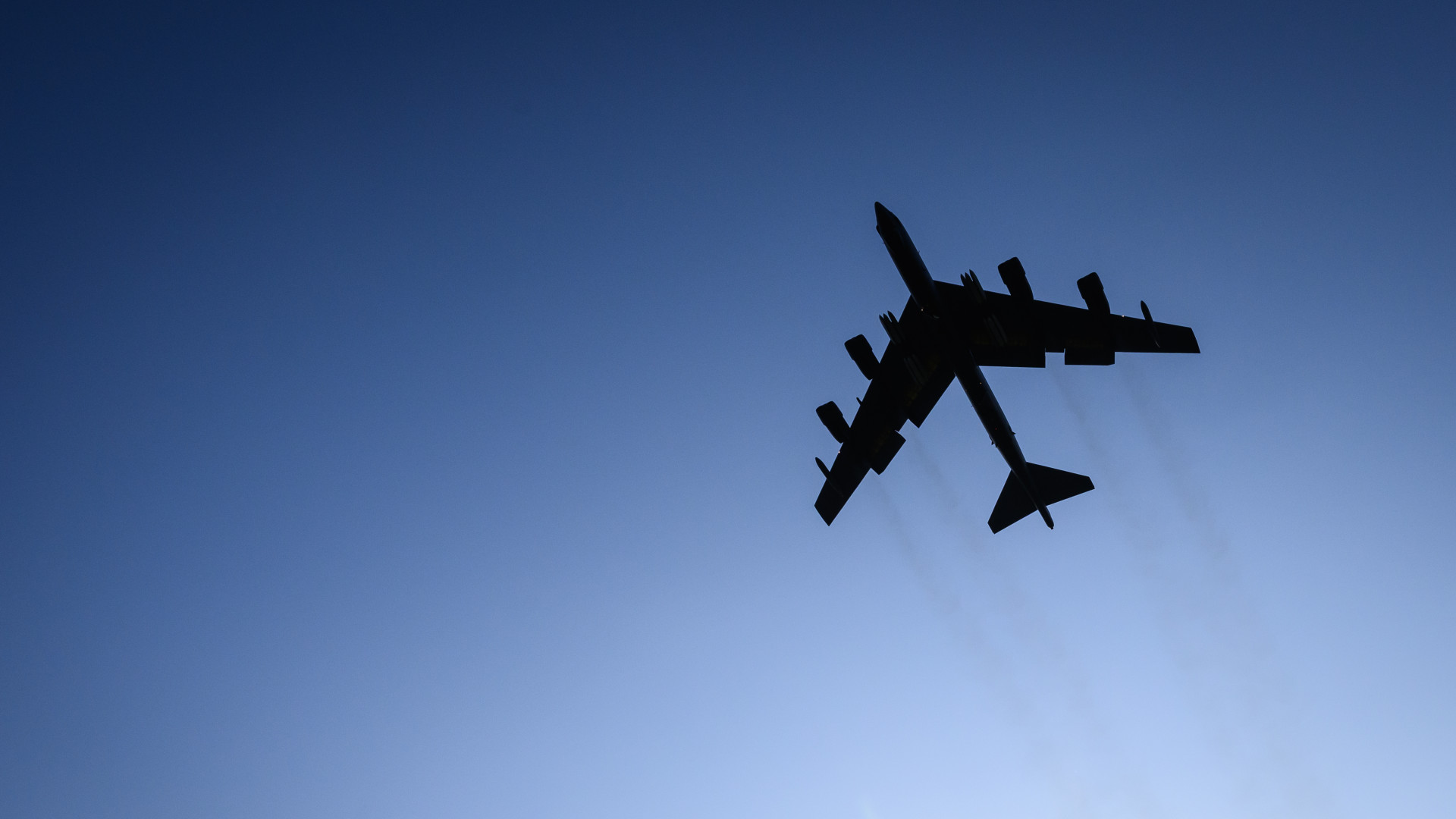 Egyre többet tudni, miért zuhant le Amerika B-52H Stratofortress stratégiai nukleáris bombázója