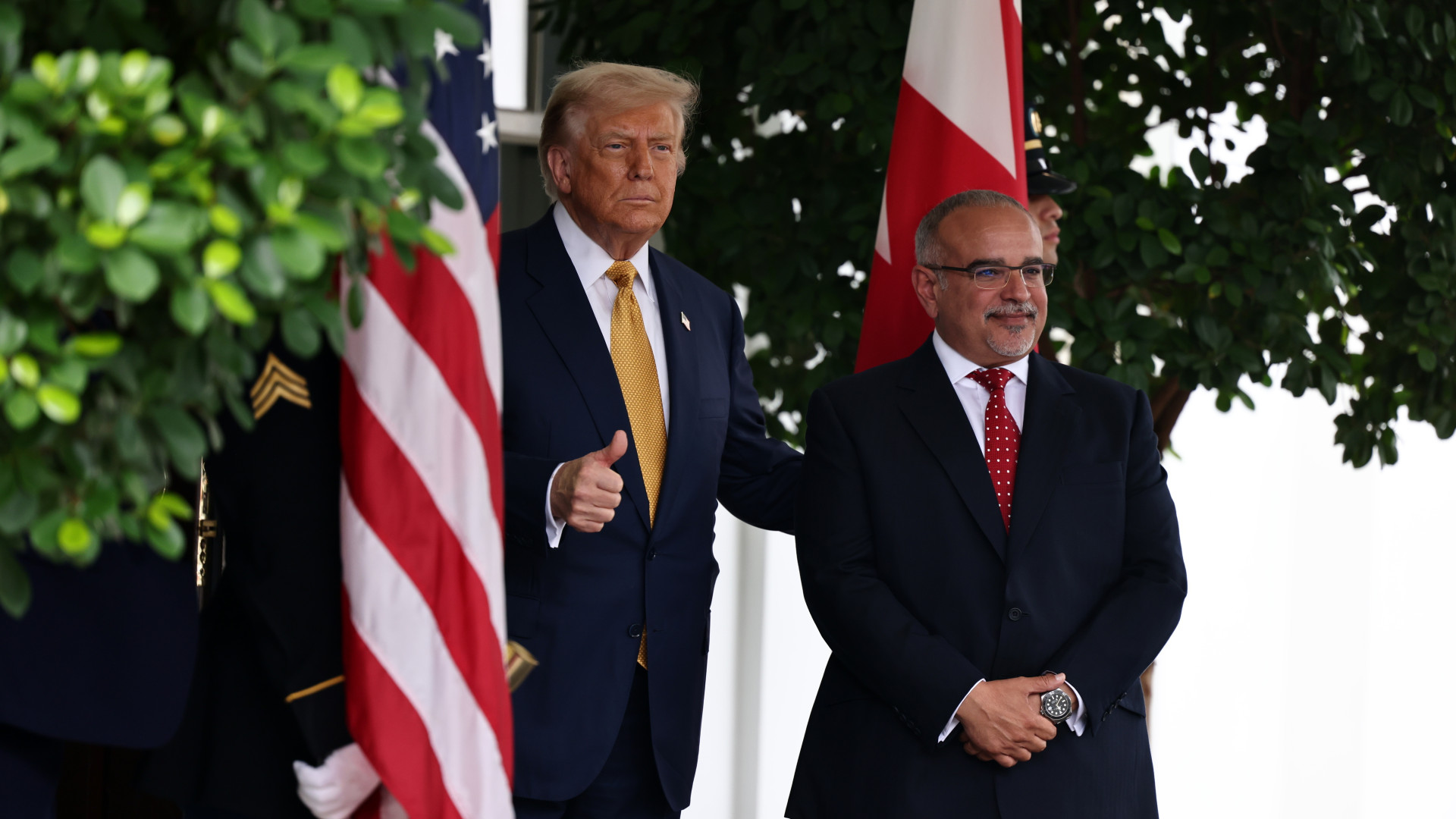 Hatalmas szerződéscsomaggal próbálják levenni Trumpot a lábáról a bahreiniek – Forrás: Portfolio.hu