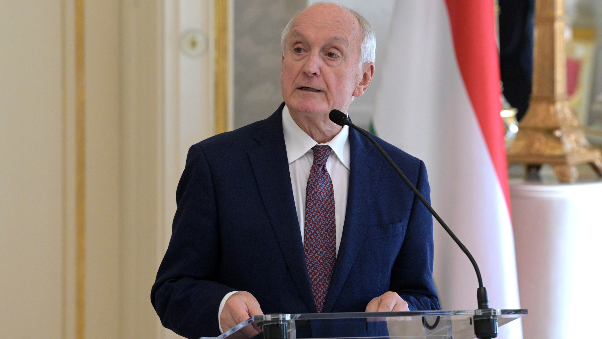 Baka András szerint nincs más út: fel kell számolni a korábbi rendszer hatalmi maradványait