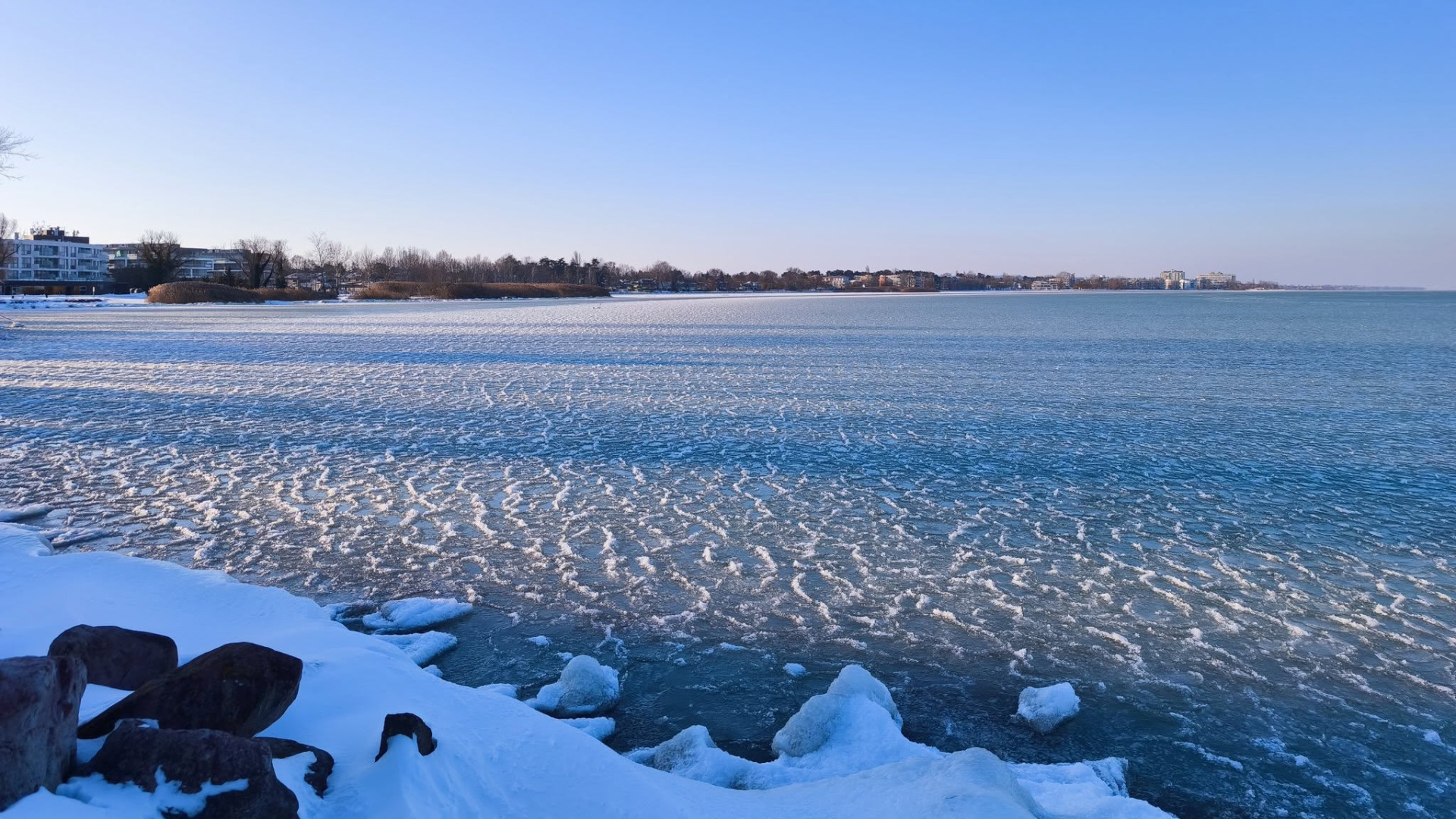 Befagyott a Balaton, de még ne menj rá