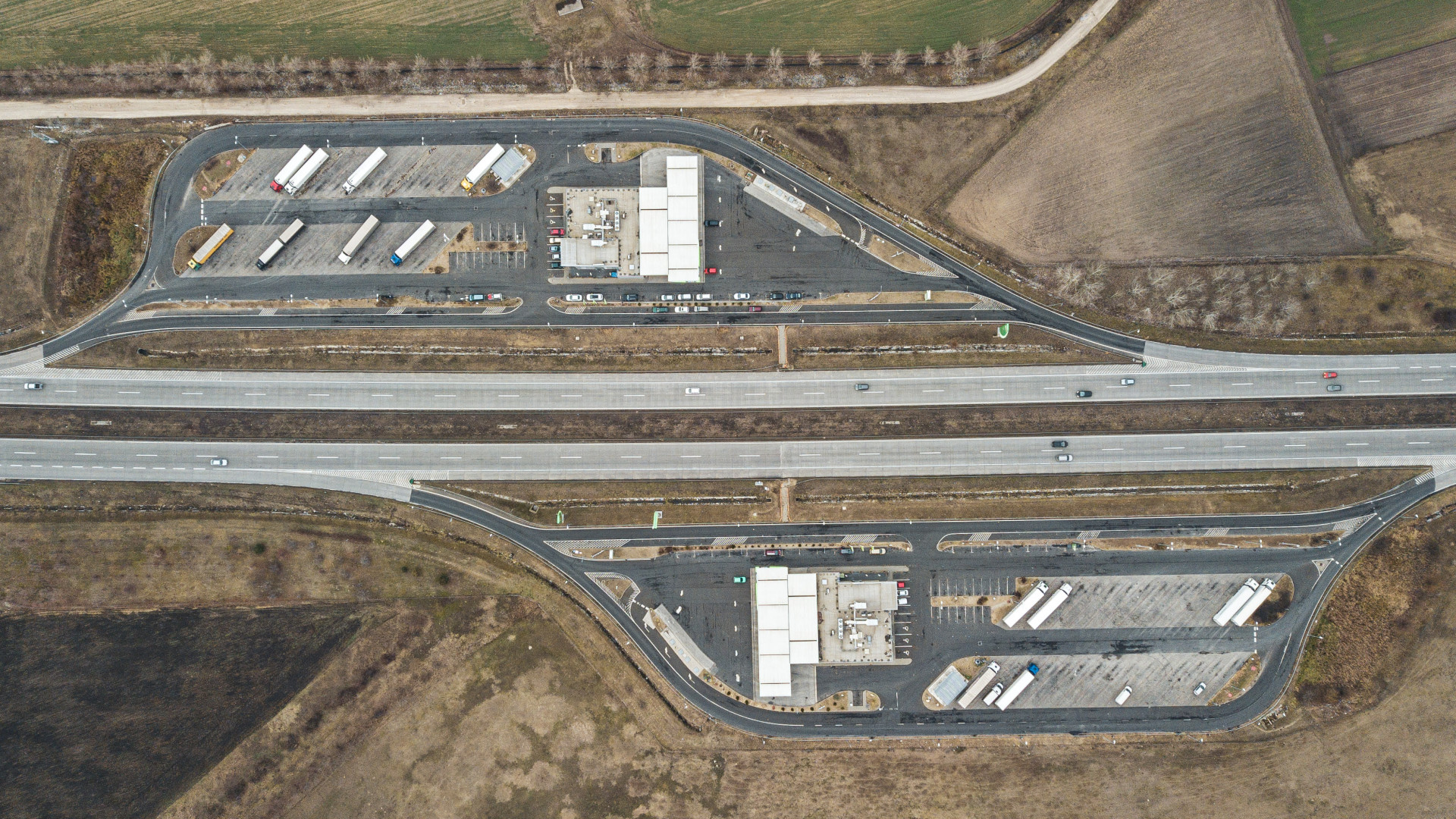 Olcsóbb lett az üzemanyag az idén? Mégis hogyan?