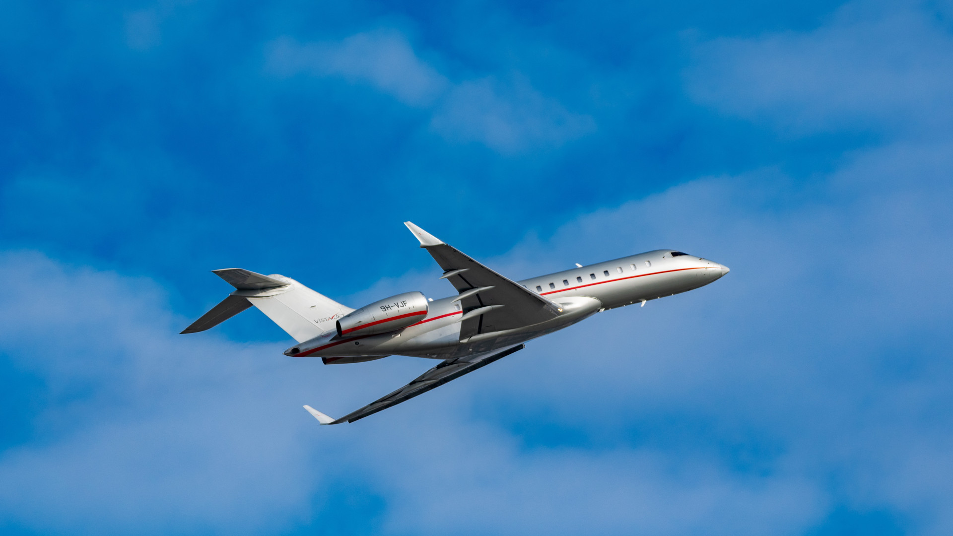 Donald Trump ismét fenyegetőzni kezdett - Ezúttal azonban az Egyesült Államok hadseregét lőheti lábon