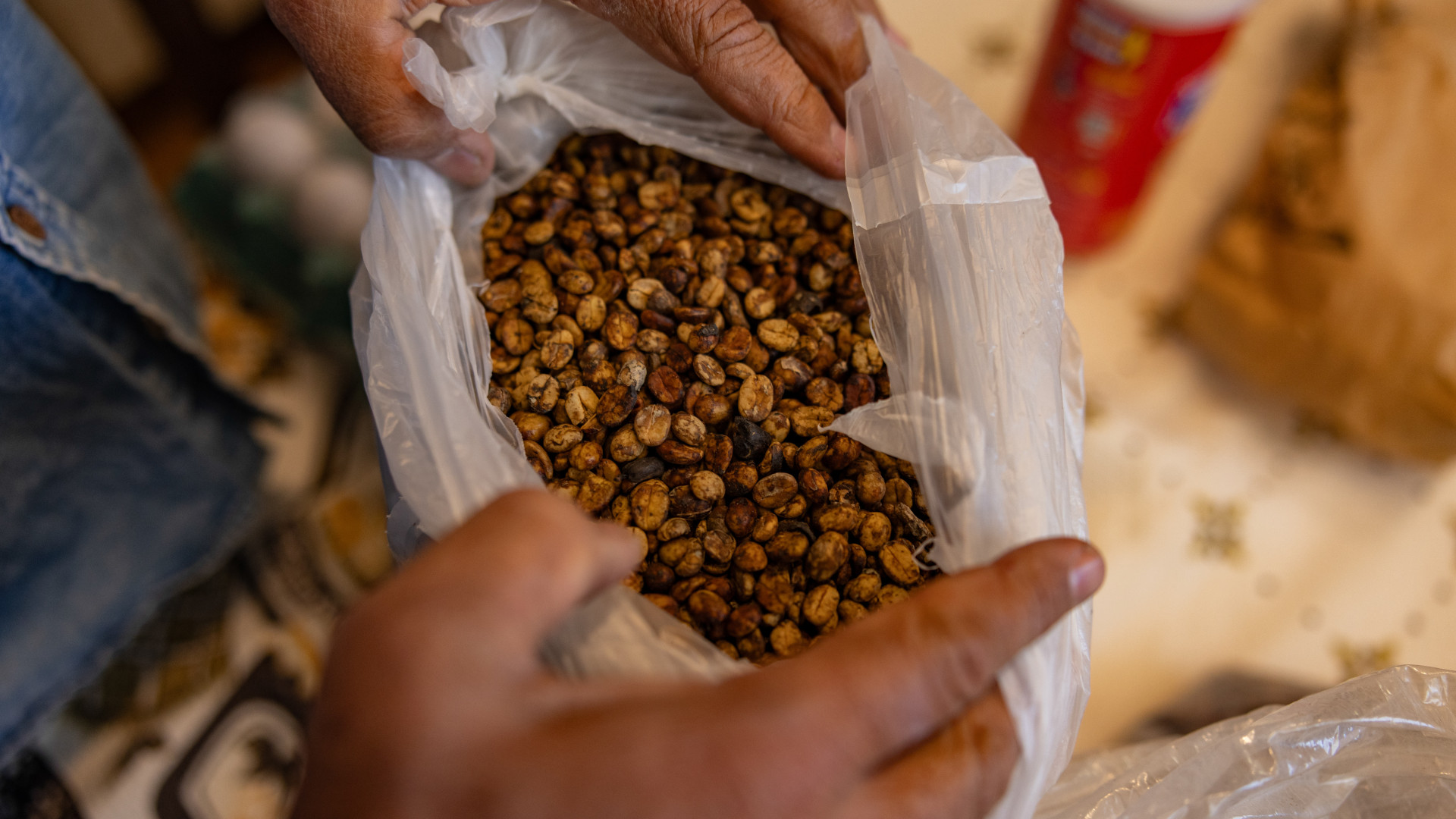 Vámháború: Trump visszakozott, de így is brutális a vám a brazil kávén