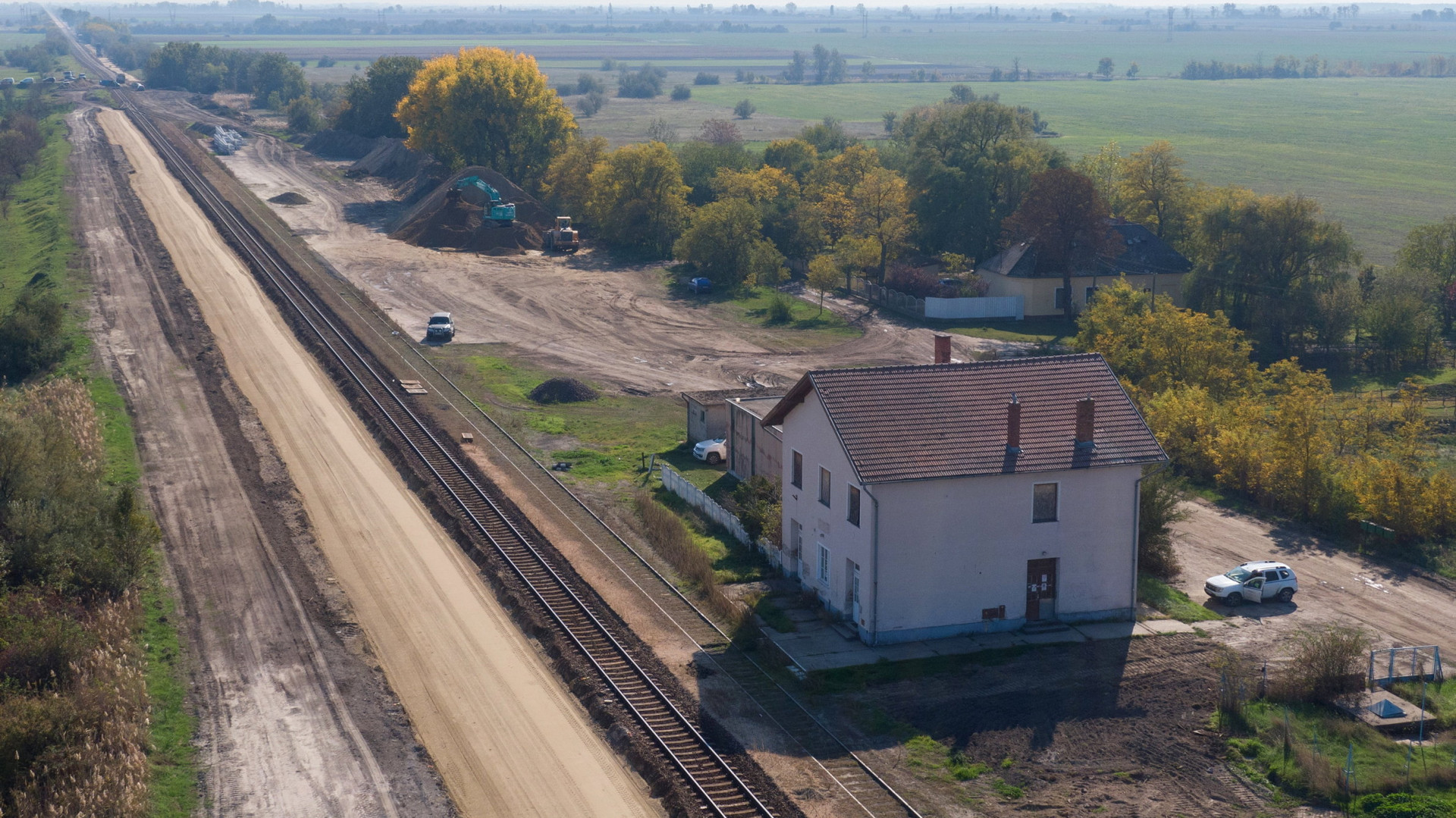 Dermesztő mértékű kisajátításokra készül a kormány a Budapest-Belgrád vasút miatt