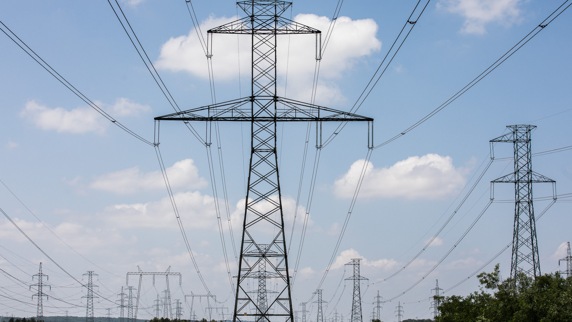 Rohamosan közeleg a határidő: ha ezt a lépést elmulasztja, végleg búcsút mondhat az áramszámlát érintő kedvezménynek