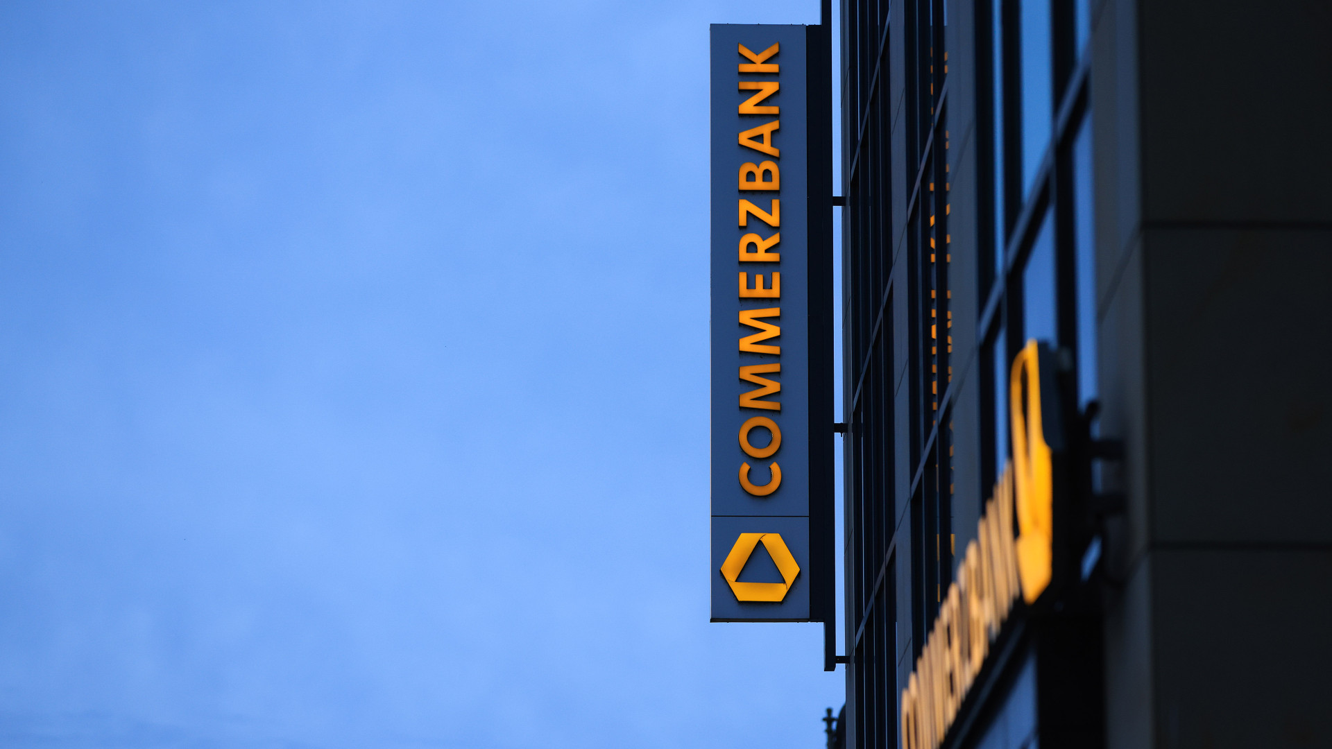 Háromszorosára növelte nyereségét a Commerzbank, örülhetnek a befektetők