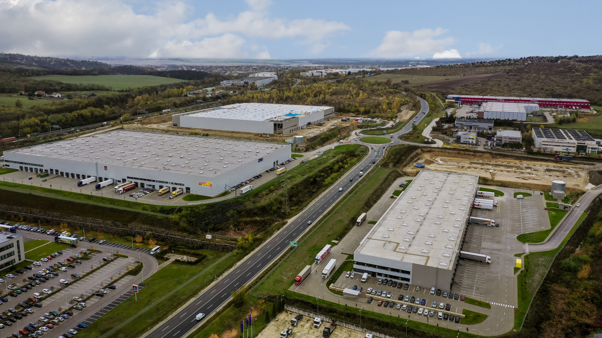 Jelentős ingatlanterületre kötöttek szerződést Budapest elővárosában