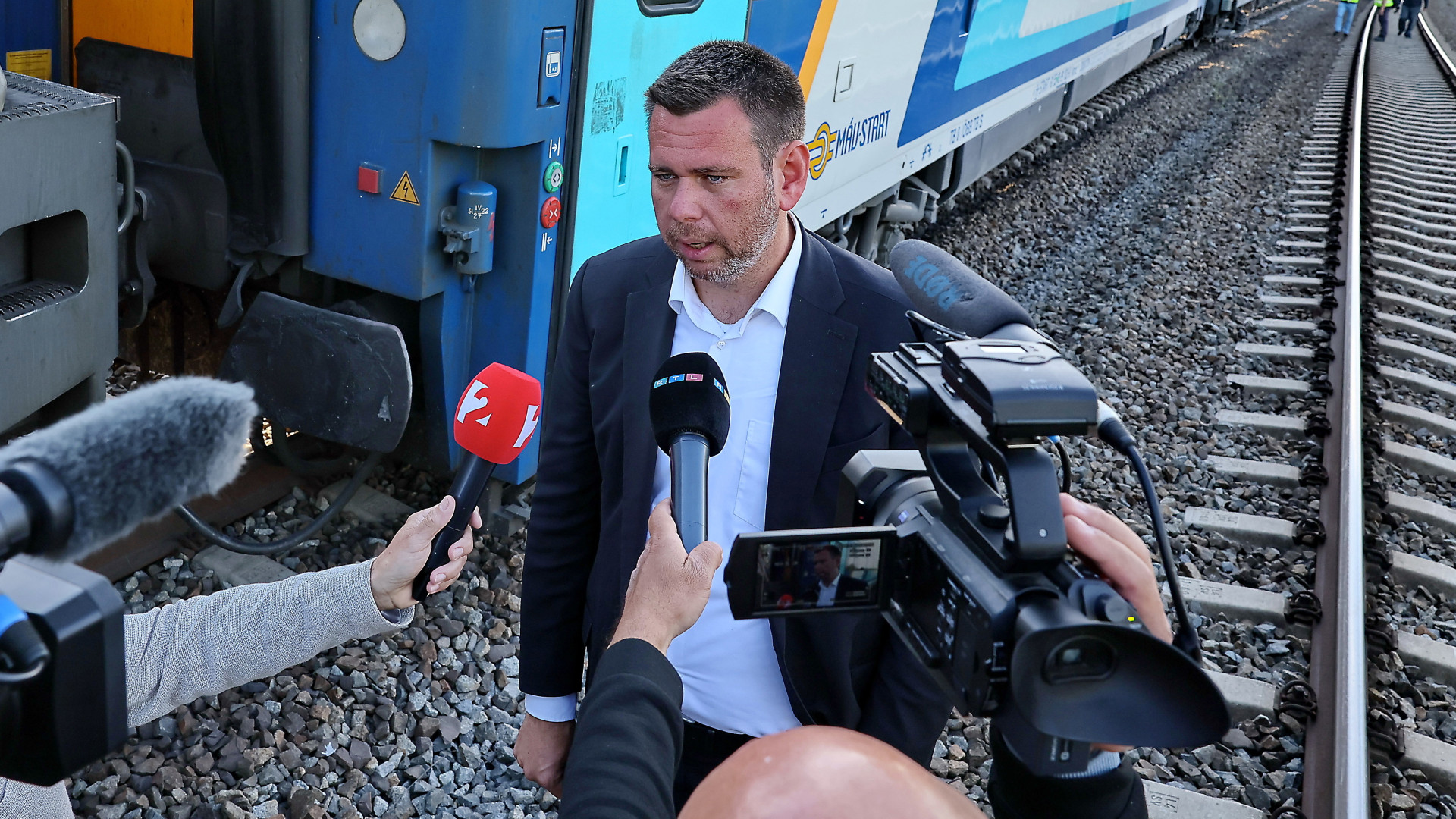 A vonatbaleset helyszínéről jelentkezett Vitézy Dávid: kiderült, mi okozta a kisiklást
