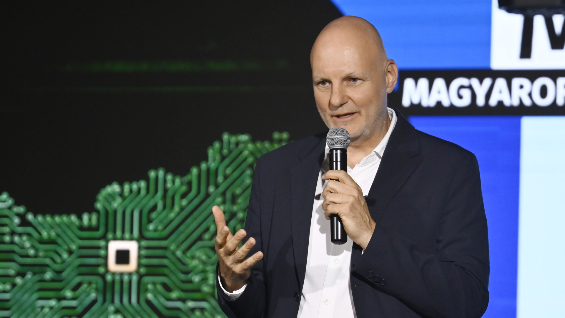 Ez most a prioritás Tanács Zoltán szerint: új technológiai korszakra készítik fel Magyarországot