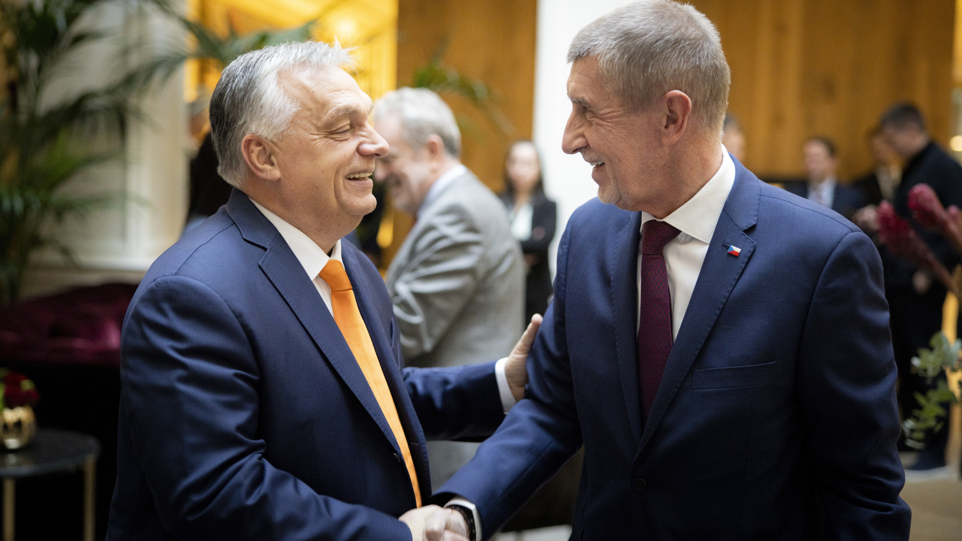 Orbán Viktor szövetségese lemond a cégbirodalmáról, így máris miniszterelnök lehet