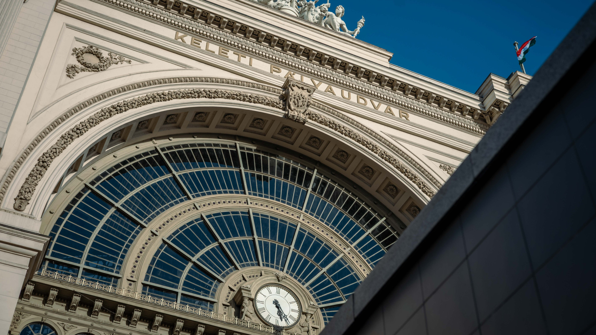 Eddig bírta a Keleti pályaudvar: meghibásodás miatt akadozik a vonatforgalom